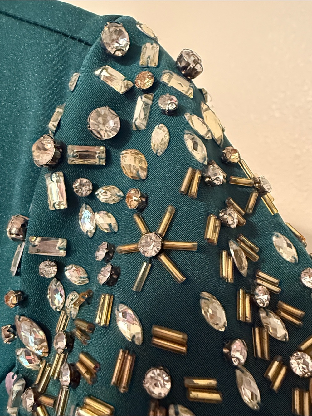 MacDuggal 🌹Emerald Beaded Cap-Sleeve Evening Gown - Picture 9 of 16